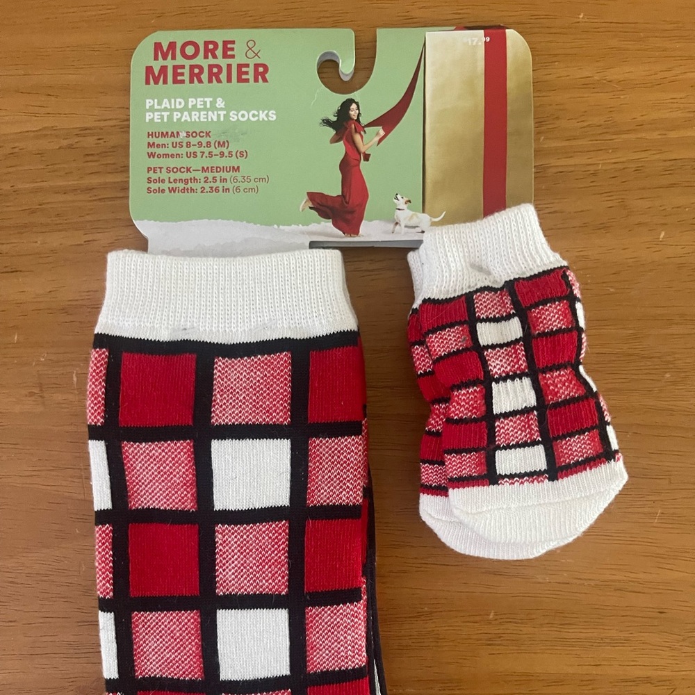 New In Package, More & Merrier Plaid Pet & Pet Parent Socks